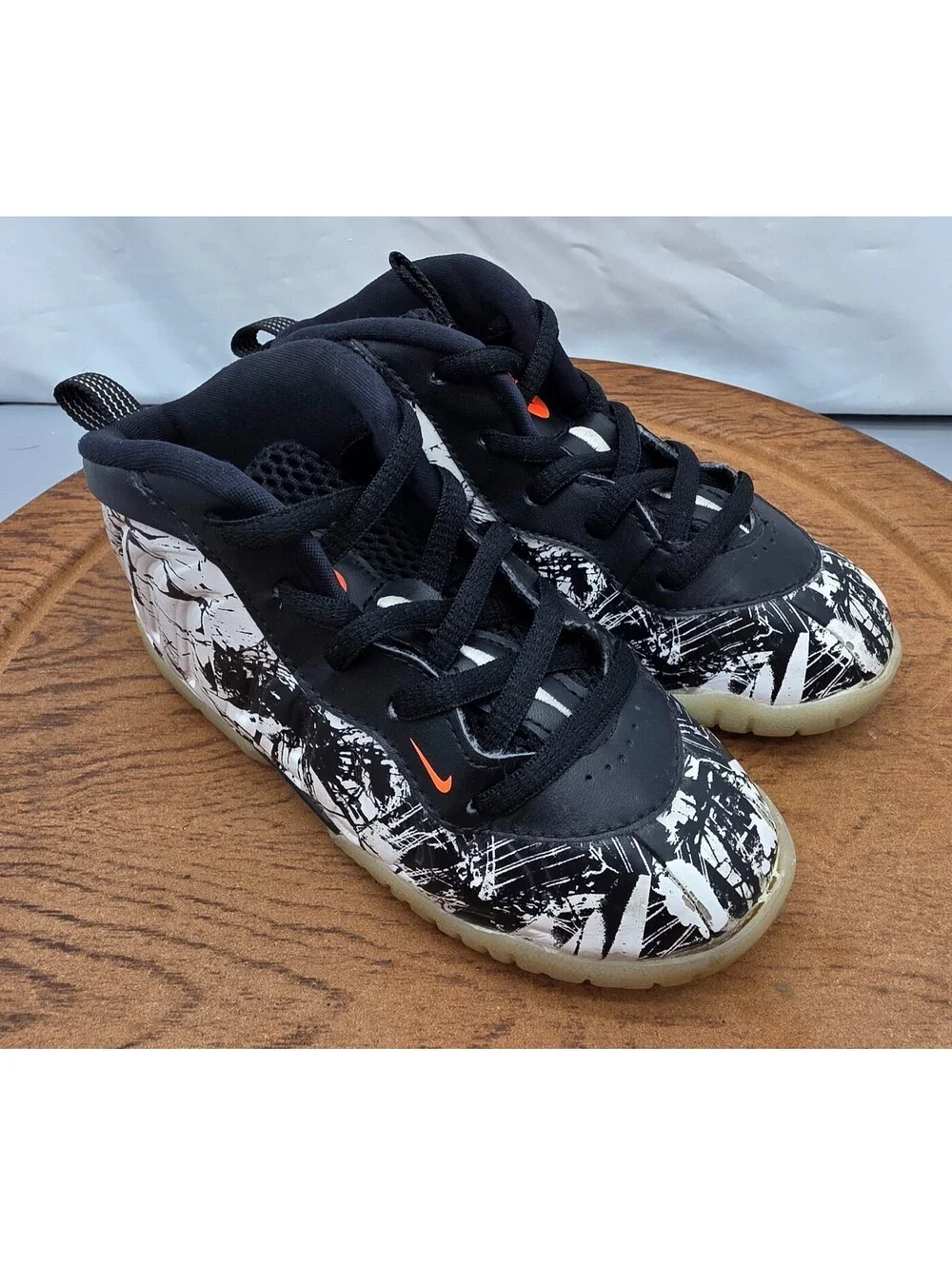 Nike little posite